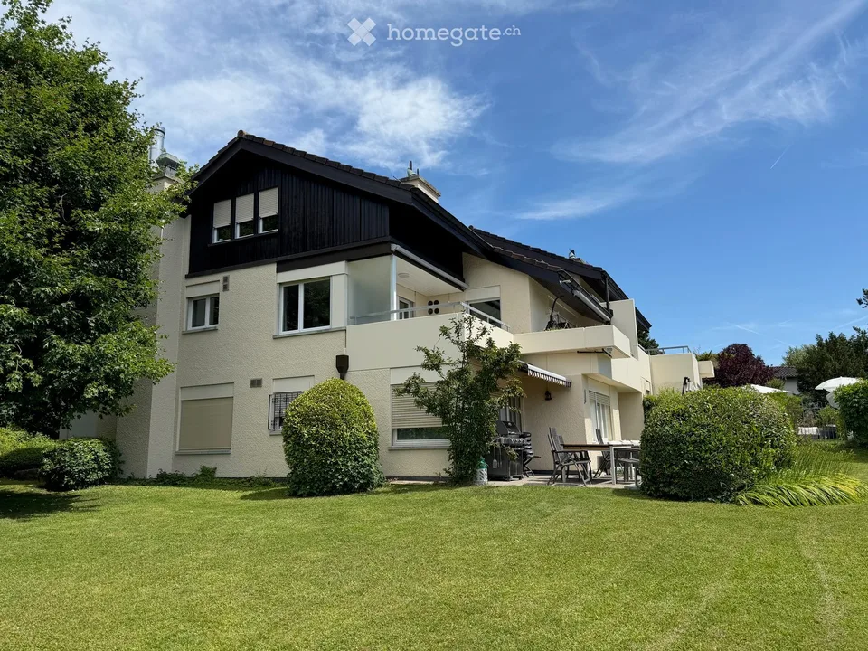 Attractive 4.5-room maisonette apartment with lake view in Küsnacht ZH
