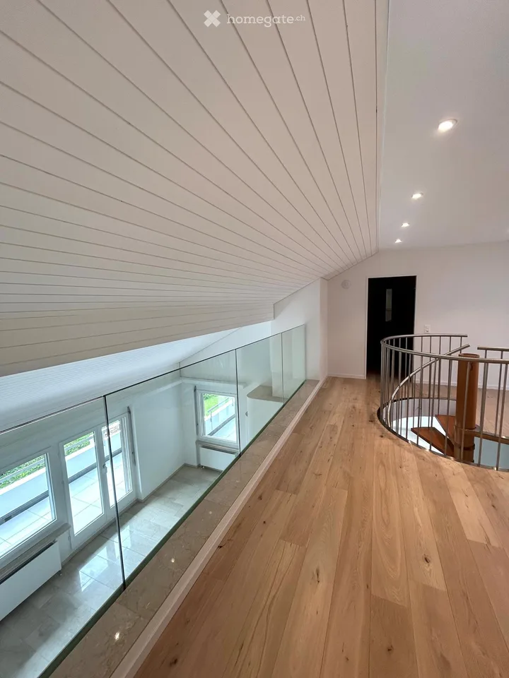 Attractive 4.5-room maisonette apartment with lake view in Küsnacht ZH
