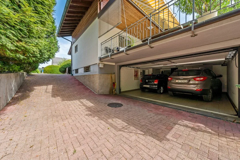 Luxury Living by the Water: Exclusive 5.5 Room House with Private Nature Oasis