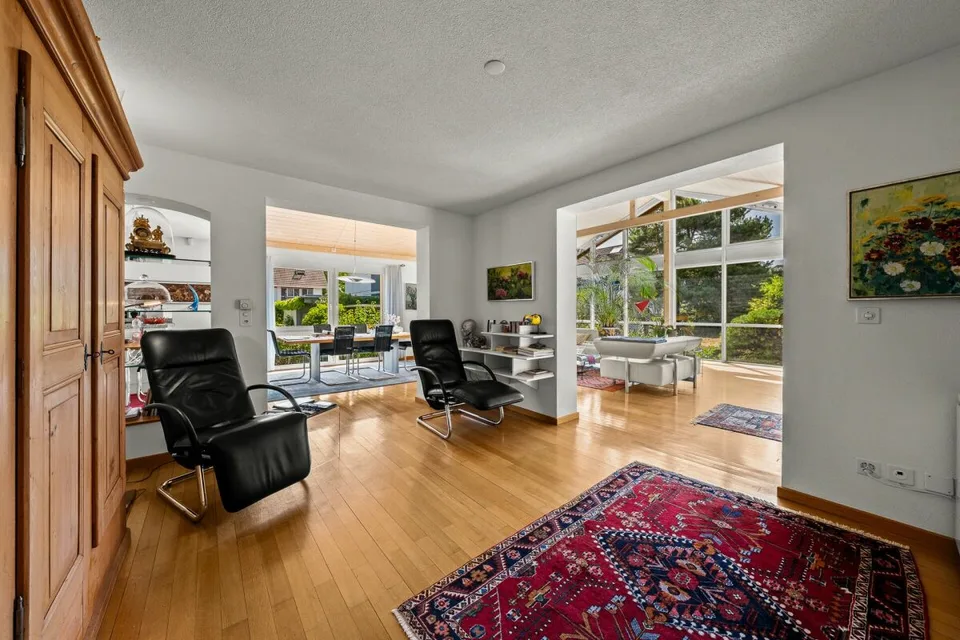 Luxury Living by the Water: Exclusive 5.5 Room House with Private Nature Oasis