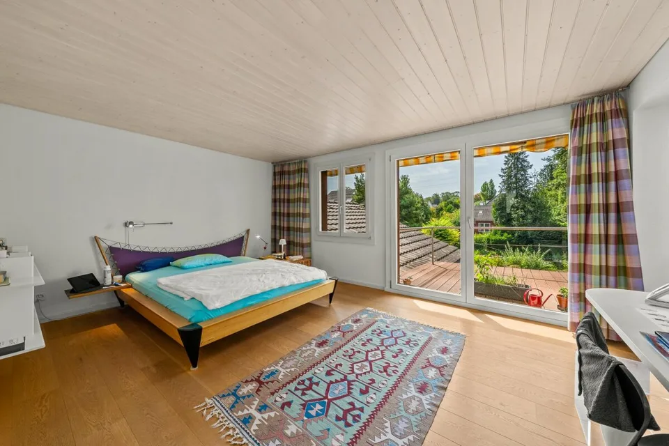 Luxury Living by the Water: Exclusive 5.5 Room House with Private Nature Oasis