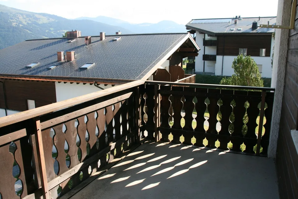 Situato direttamente sulla pista, affascinante appartamento di 1,5 locali con vista sulla montagna