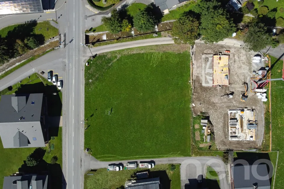 Exclusif: Magnifique terrain constructible à l'entrée du village