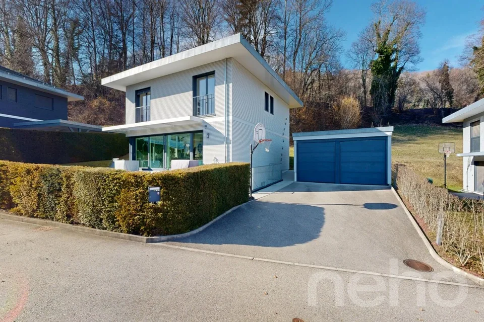 Ampia casa familiare con terrazze, giardino e volumi generosi
