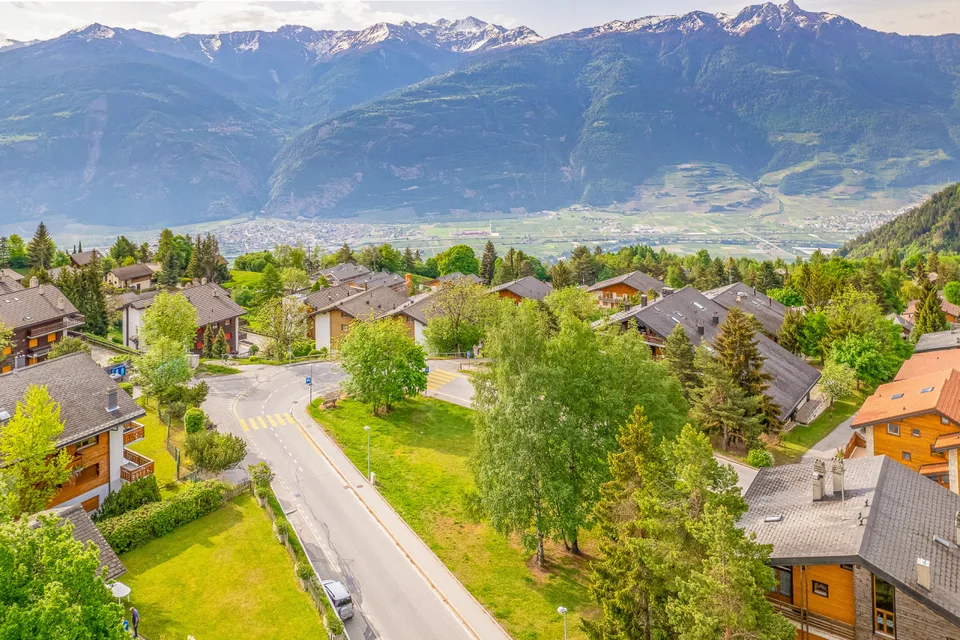 Terrain au centre d'Ovronnaz avec un bon potentiel de développement