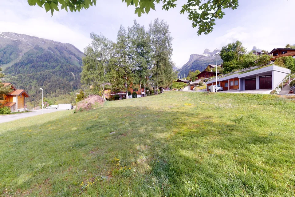 Terrain au centre d'Ovronnaz avec un bon potentiel de développement