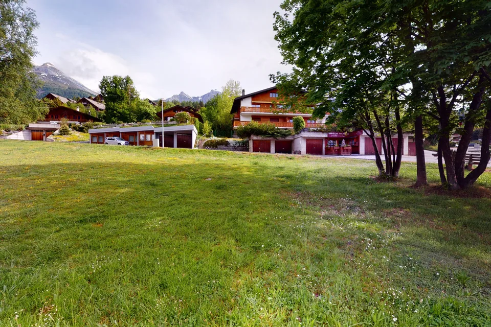 Terrain au centre d'Ovronnaz avec un bon potentiel de développement