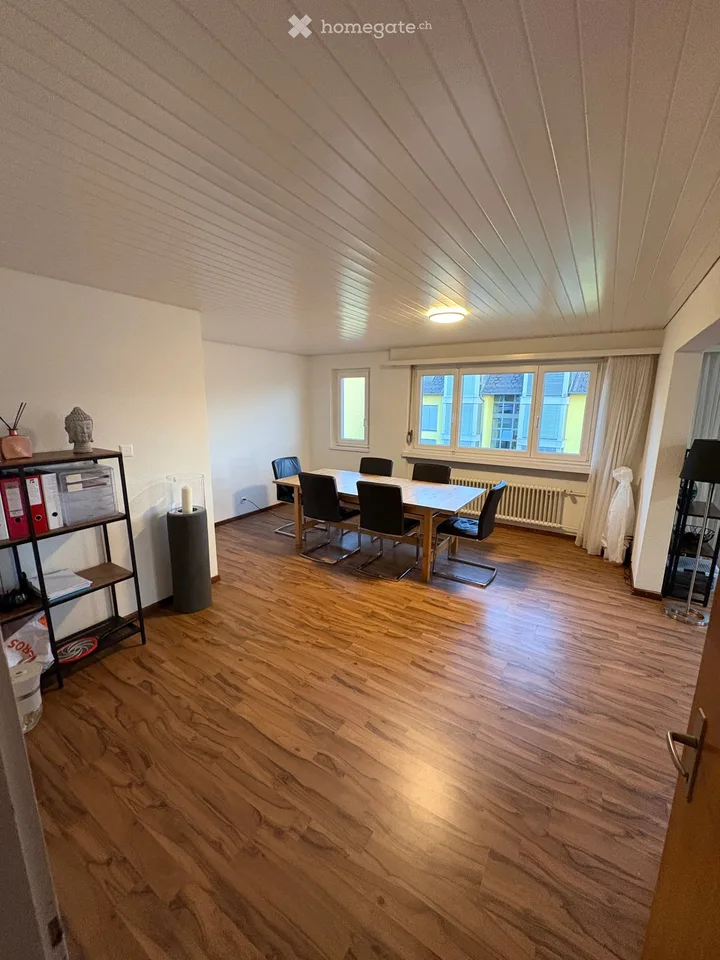 3.5 Zimmer-WHG inkl. 1x PP  grosszügig und teilsaniert