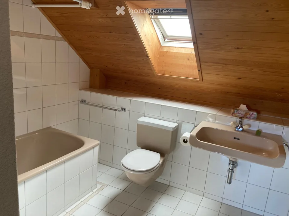 Appartement mansardé spécial à Uttigen (près de Thun)