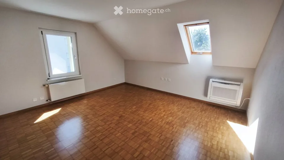 Appartamento di 5,5 locali con balcone e area giardino