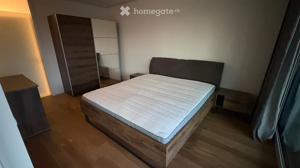 Europaallee: Modern 2.5-Room Apartment, 9th Floor, city view