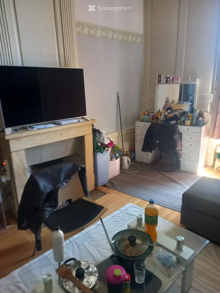 Schönes Zimmer in einer Wohngemeinschaft