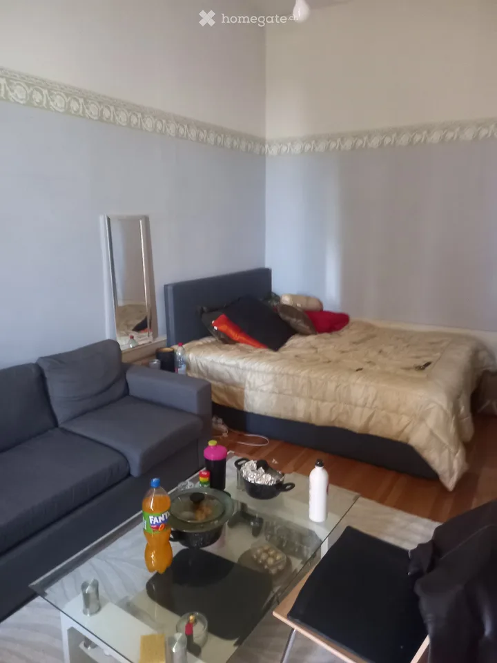 Schönes Zimmer in einer Wohngemeinschaft