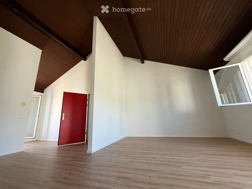 Helle 2-Zimmer-Dachgeschosswohnung in Samstagern – frisch renoviert!