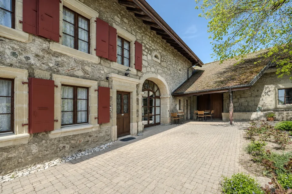 Alte Waadtländer Bauernhof, superb renoviert mit Potential