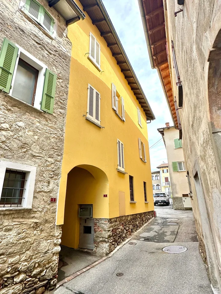 Pittoresca casa unifamiliare da 3.5 locali ad Arosio