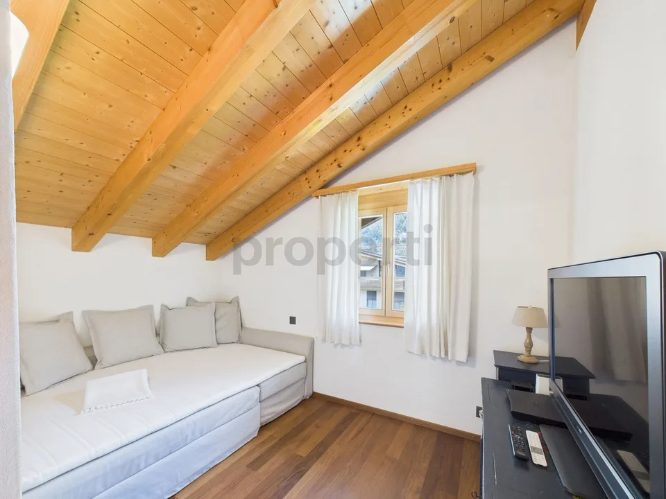 Appartamento lussuoso ed elegante di 6,5 locali in mansarda a Meiringen