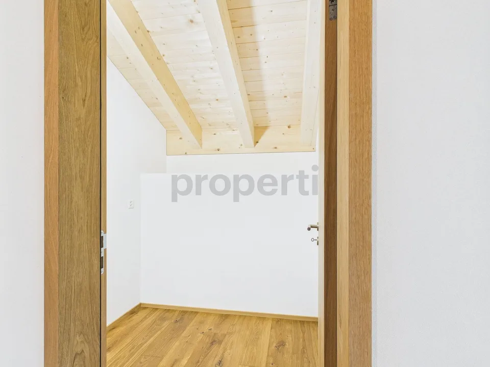 Bella maisonette di 5,5 stanze nuova per residenza principale con vista sulle montagne e sul lago a Brigels