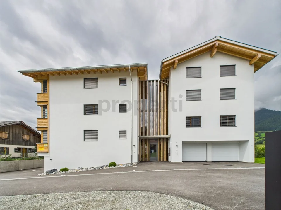Bella maisonette di 5,5 stanze nuova per residenza principale con vista sulle montagne e sul lago a Brigels
