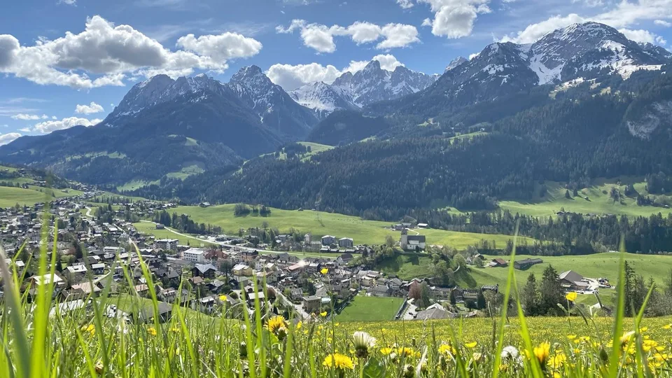 Alpine Charm & Large Spaces LOT 7: Magnificent 2.5-Room Apartment on the 1st Floor