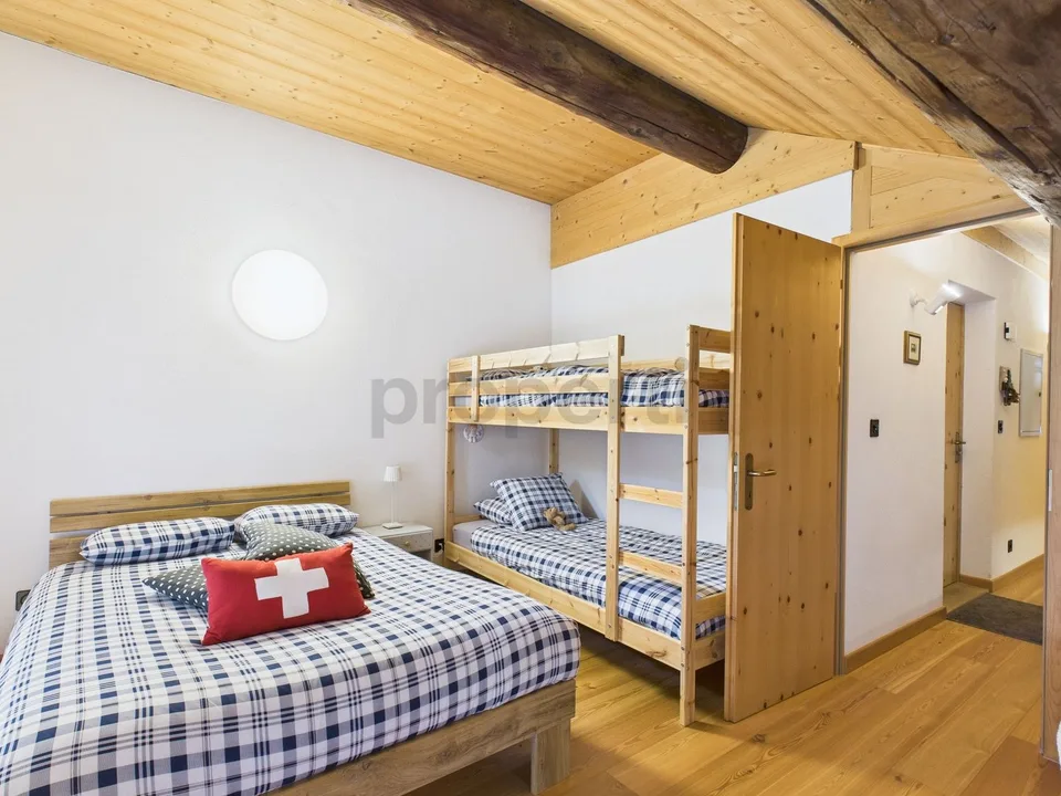 Tradition trifft Komfort: 2.5 Zimmer Zweitwohnung in Nufenen - naturverbunden und doch modern