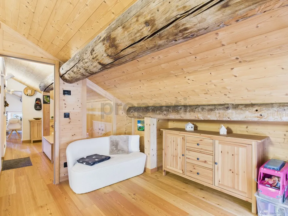 Tradition trifft Komfort: 2.5 Zimmer Zweitwohnung in Nufenen - naturverbunden und doch modern
