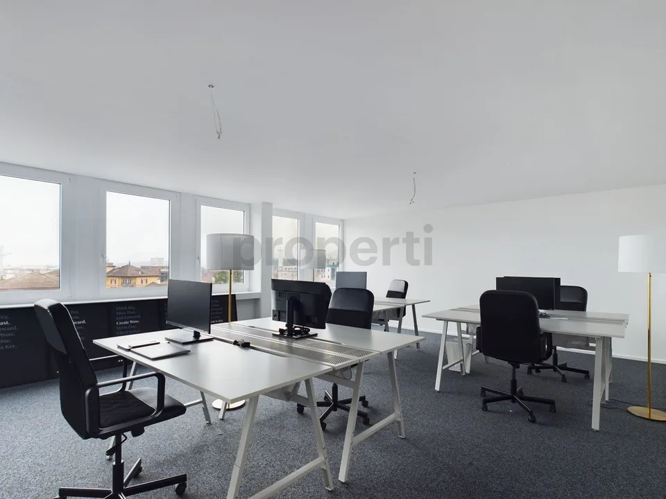Einzigartiges und lichtdurchflutetes Büro in Emmen am Bahnhof