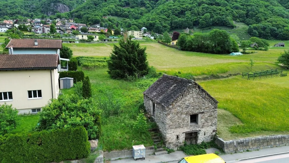 Bauplatz mit Potential in Claro