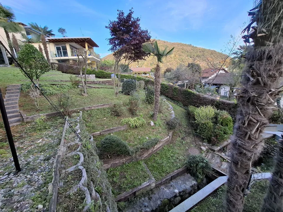 Bauland mit Seeblick und privatem Zugang - exklusive Lage nahe dem Luganersee