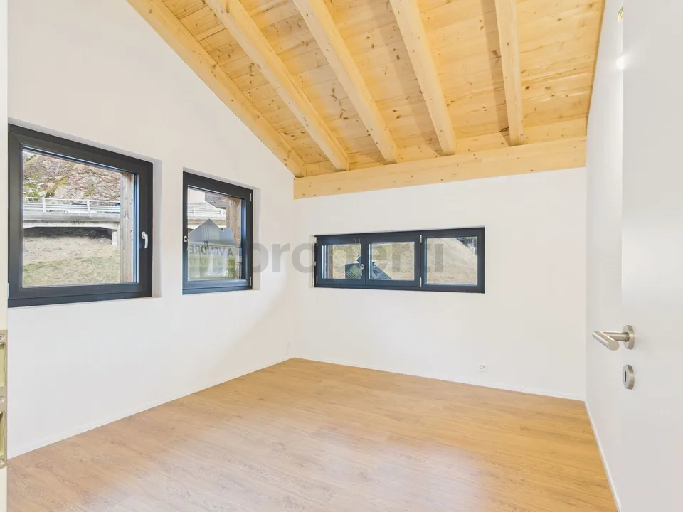 Schönes 4.5-Zimmer-Neubau mit atemberaubendem Blick auf die Berge