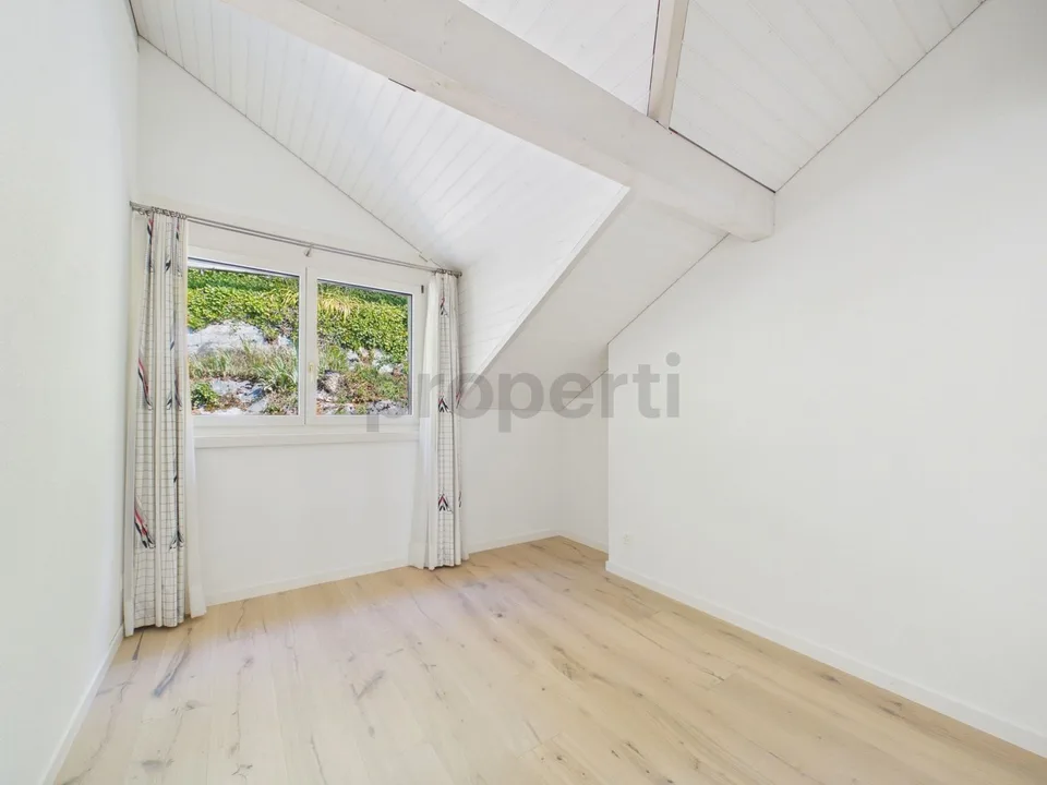 Neu renovierte 6.5-Zimmer-Elegantwohnung mit Lift und Keller, Ennetbürgen