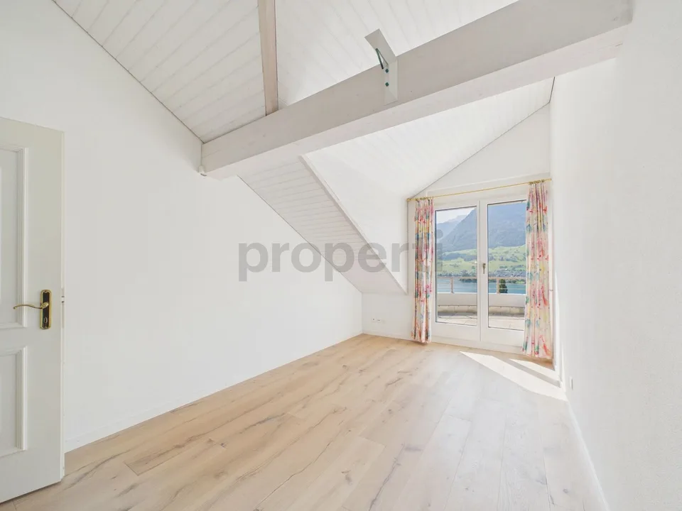 Neu renovierte 6.5-Zimmer-Elegantwohnung mit Lift und Keller, Ennetbürgen