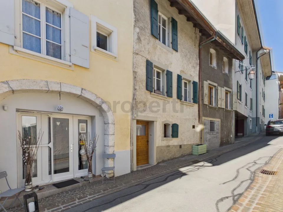Maison élégamment rénovée au coeur d'Aubonne