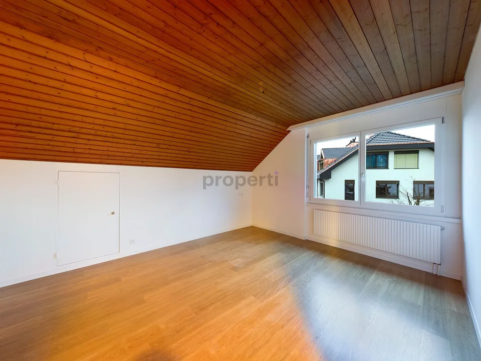 Appartement sous les combles rénové dans un emplacement central et calme