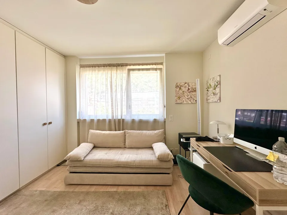Penthouse de rêve sur le lac de Lugano avec terrasse et vue spectaculaire