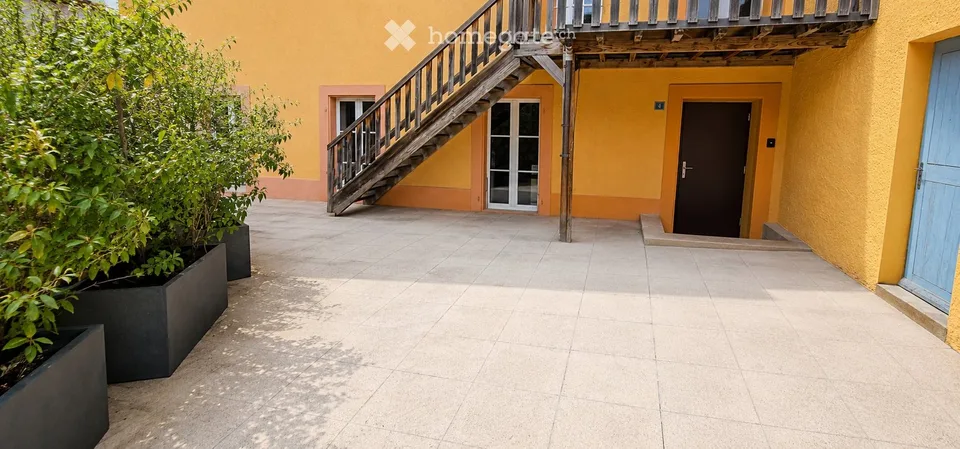 Magnifikes 5-Zimmer-Apartment komplett renoviert mit Terrasse