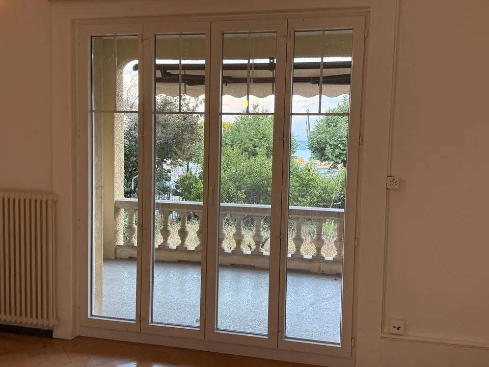 Helles 3.5-Zimmer-Wohnung mit Balkon in Neuchâtel nahe dem See mit Garten