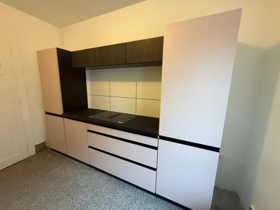 Helles 3.5-Zimmer-Wohnung mit Balkon in Neuchâtel nahe dem See mit Garten