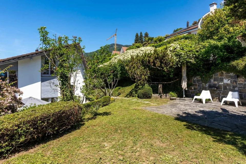 Einfamilienhaus mit 6,5 Zimmern und Blick auf den Genfer See