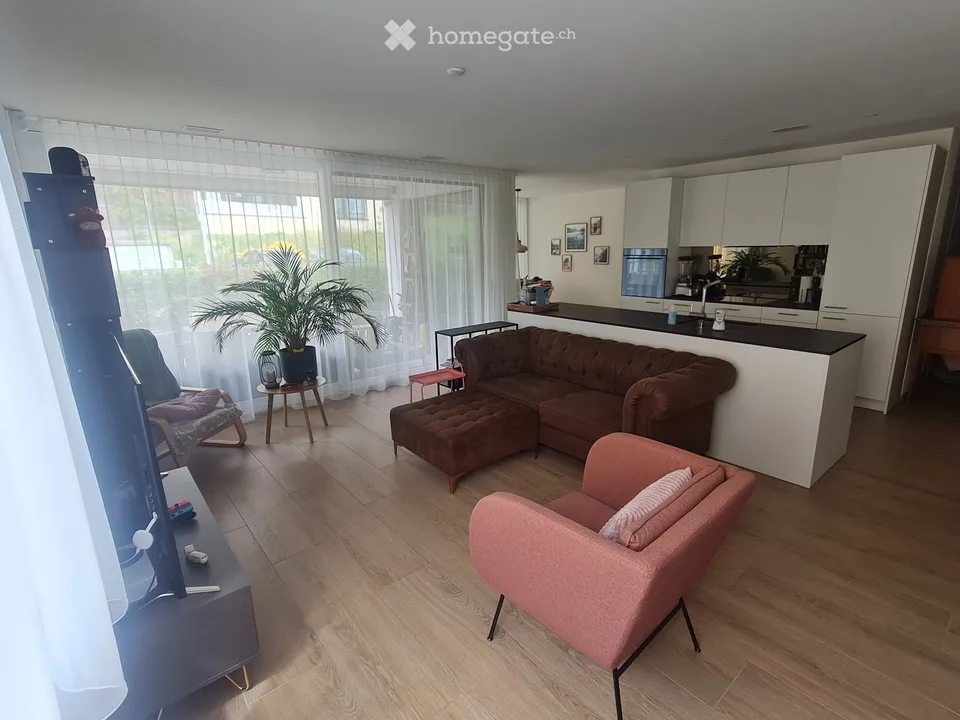 Grosszügige 3.5-Zimmerwohnung mit Sitzplatz