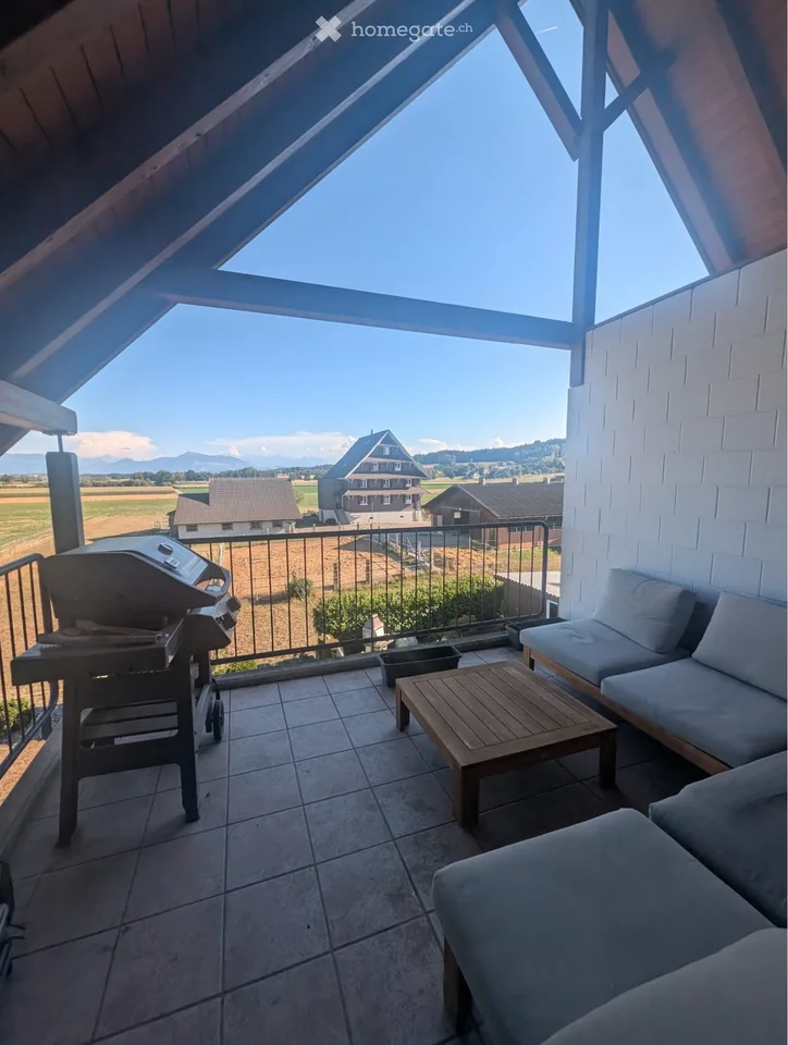 Beautiful 4.5 room apartment in Aristau
