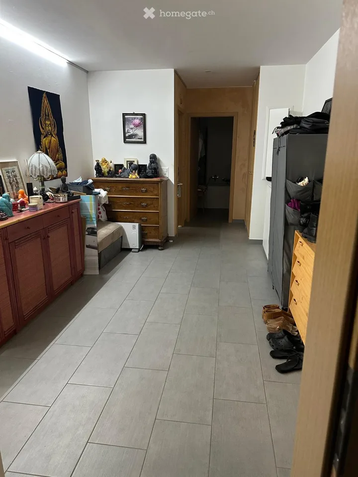 2,5 Zimmer in Uvrier mit großer Wiese ab November