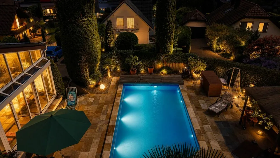 Paradiso familiare esclusivo con piscina e vista panoramica - spaziosa casa unifamiliare di 10 stanze a Bergdietikon