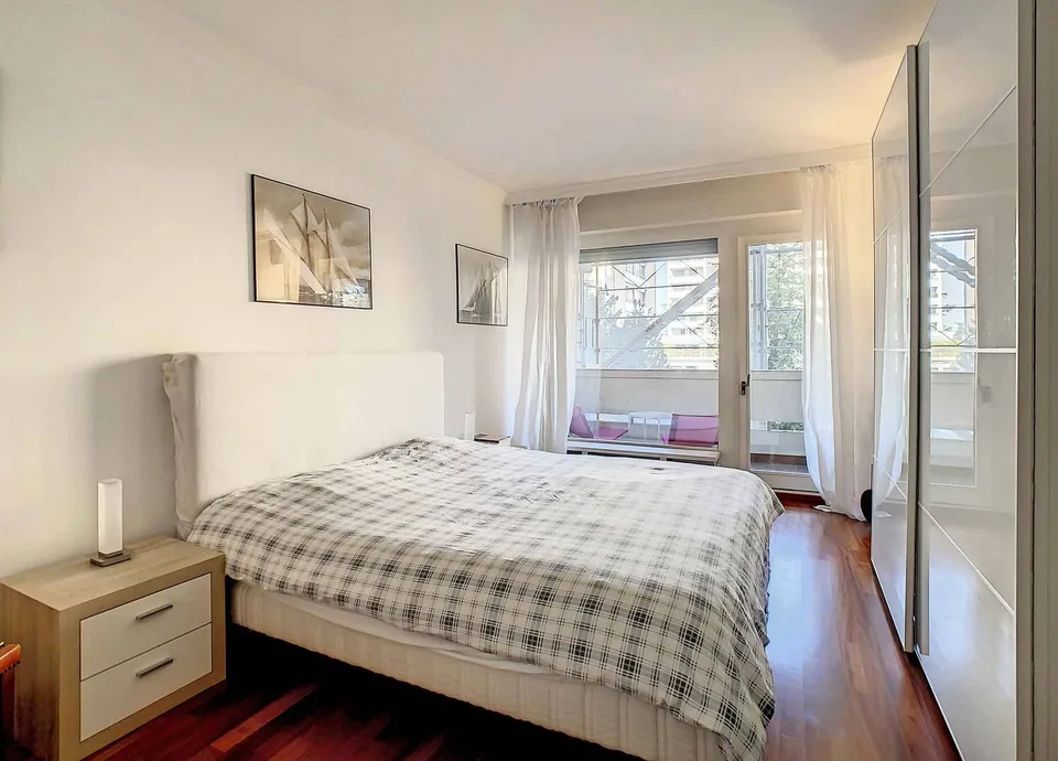 Große 3-Zimmer-Wohnung in einem gehobenen Gebäude – Foto 6 von 9