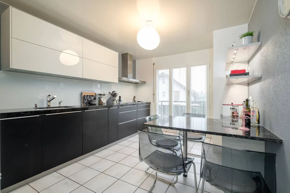 Spacious attic duplex of 235 m², fully renovated – photo 4 of 25