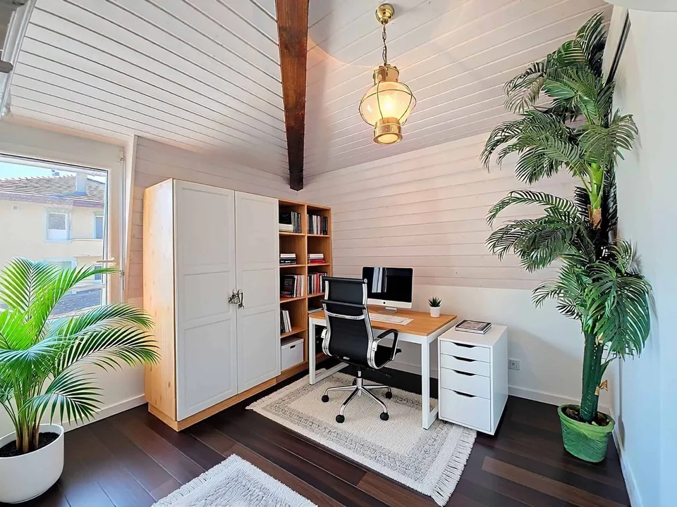 Appartement en attique lumineux avec vue imprenable sur le Lac – photo 8 sur 11