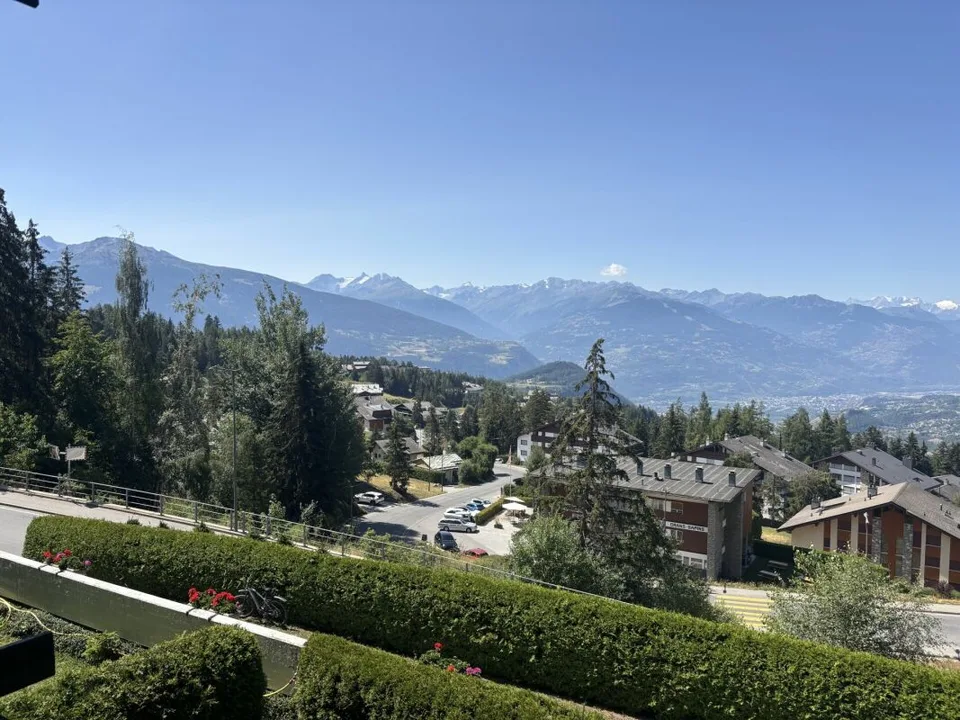 Apartment 2.5 rooms in Crans Montana – photo 10 of 12