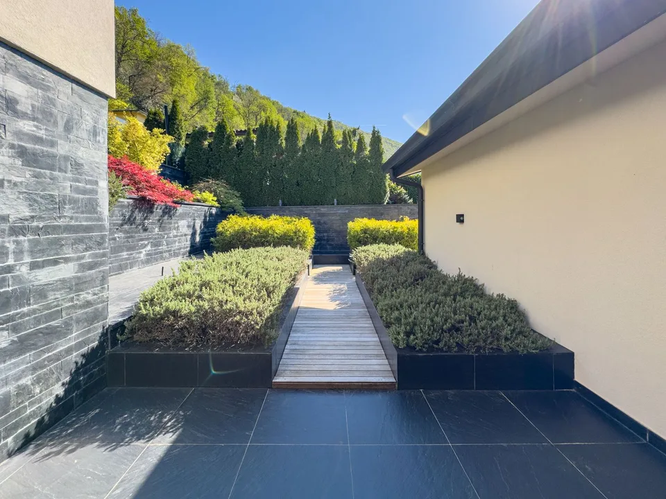 Splendida villa di lusso vista lago con piscina e darsena – foto 21 di 36