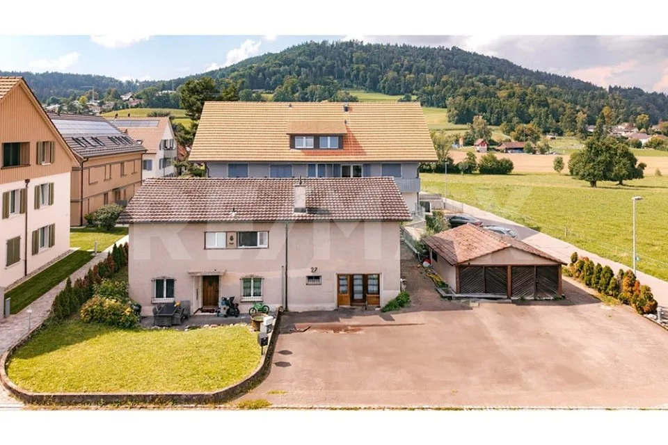 Wohnen oder Investieren | Geräumiges Zwei-Familienhaus mit viel Potenzial – Foto 3 von 10