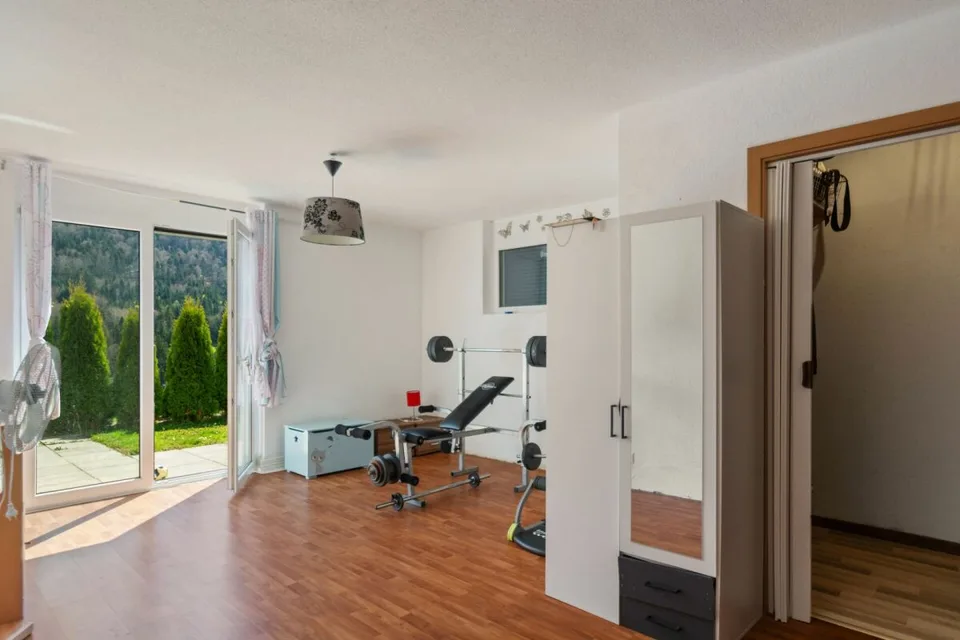 St-Imier, magnifique villa de 5.5 pièces avec jardin et carport – photo 9 sur 14
